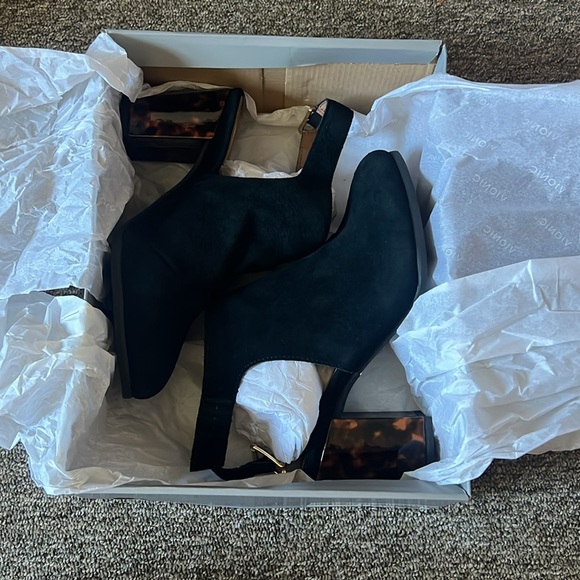 Vionic-LACY TORTOISE HEEL size 10 - Picture 7 of 7